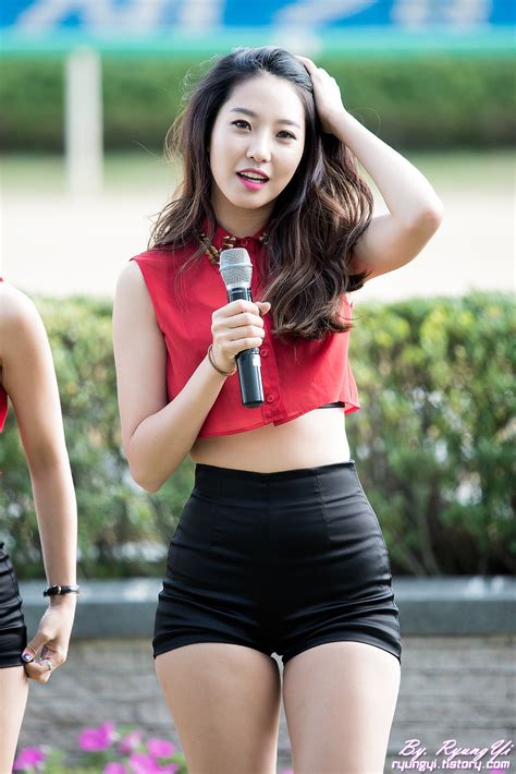 The idols on this lineup are idols who debuted before 2020. . Female kpop idols with big waist